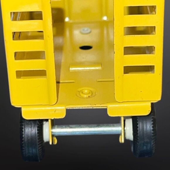 Vintage 1970s Yellow Tonka Farm Tractor Wagon - Picture 5 of 5